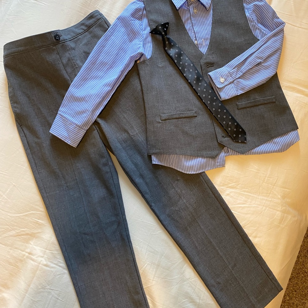 Gray Suit Set with Vest and Tie